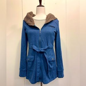 Theme Zip Up Thin Hoodie Blue w Brown Fur Medium Great Condition Pockets Ties